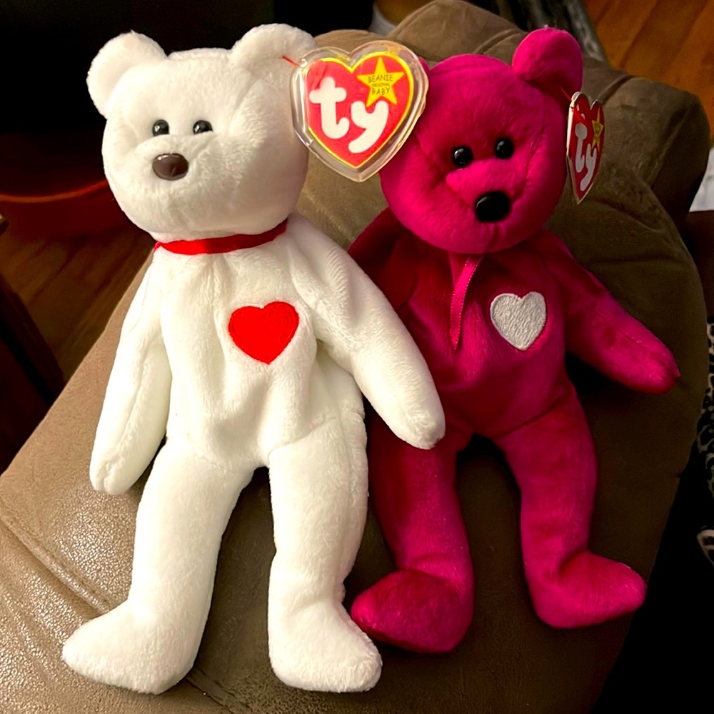 TY Beanie Baby Bears Valentino 1993 & Valentina 1999 w/protector on tag (both)